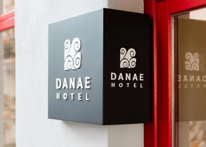 Отель Danae